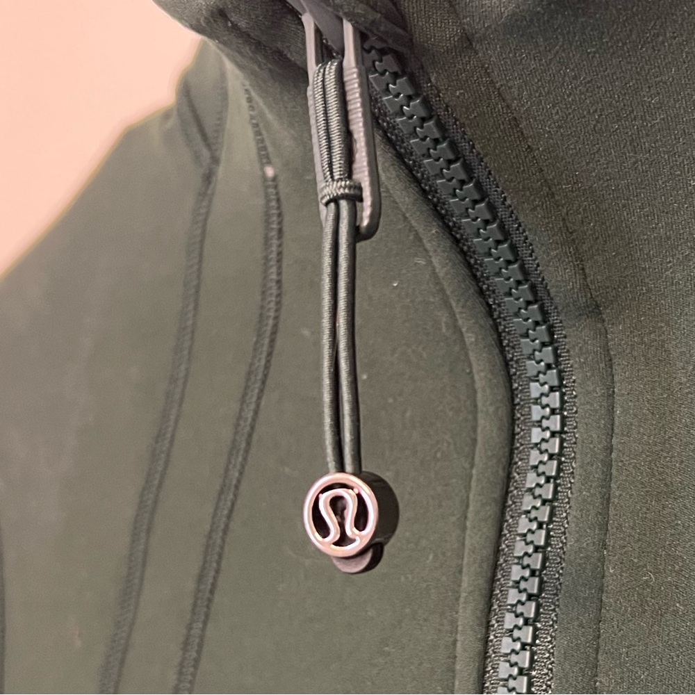 LuluLemon Cropped Nulu Define Jacket - Picture 6 of 8